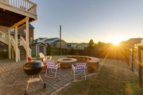 Historic Gem! Fire pit, 2 Miles to Broadway!